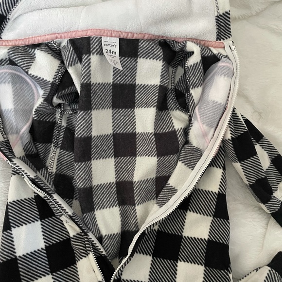 Carter’s fleece lined romper 24 months - Picture 4 of 5